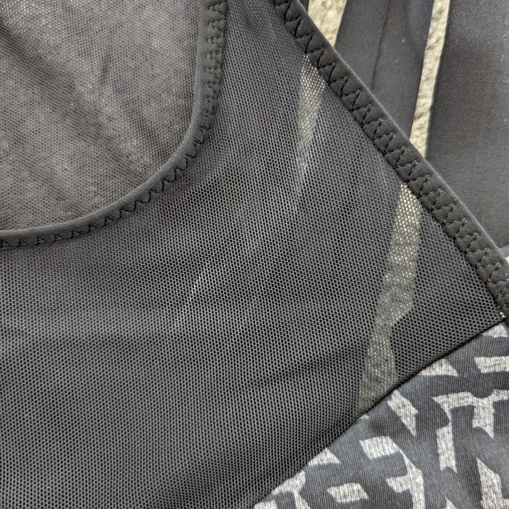 LULULEMON running in the city sheer detailed black tank top size 4 - Picture 14 of 14